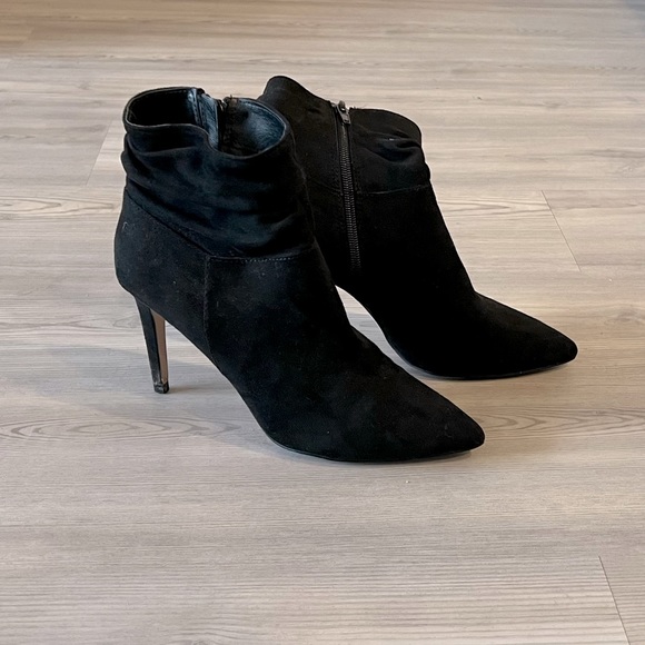 Pointed Black Boots - Picture 2 of 2